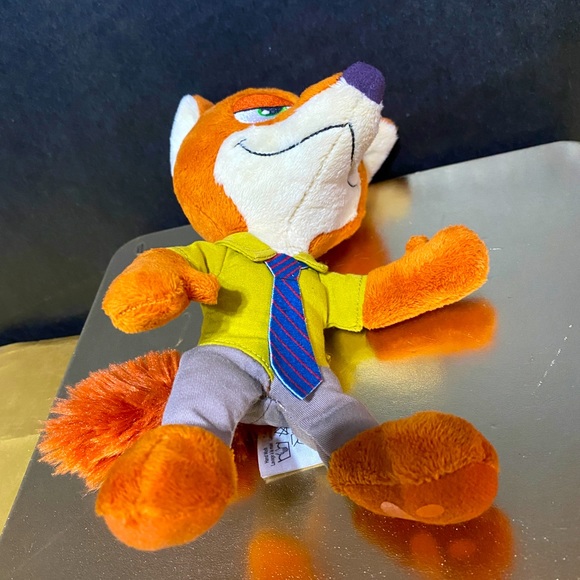 DISNEY ZOOTOPIA NWOT NICK WILDE FOX TOMY BEAN BAG PLUSH 2016 9” - Picture 8 of 12